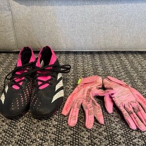 Size 5.5 Adidas Predator soccer cleats with black & pink w gloves-offers welcome